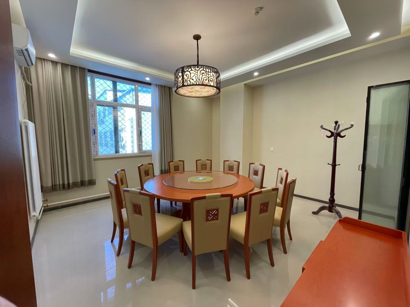 食堂隔断绿植柜